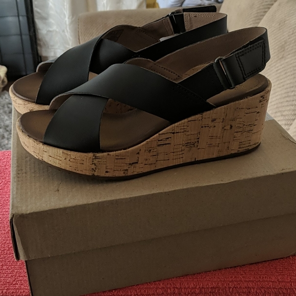 Clark's Brand New - Picture 2 of 2